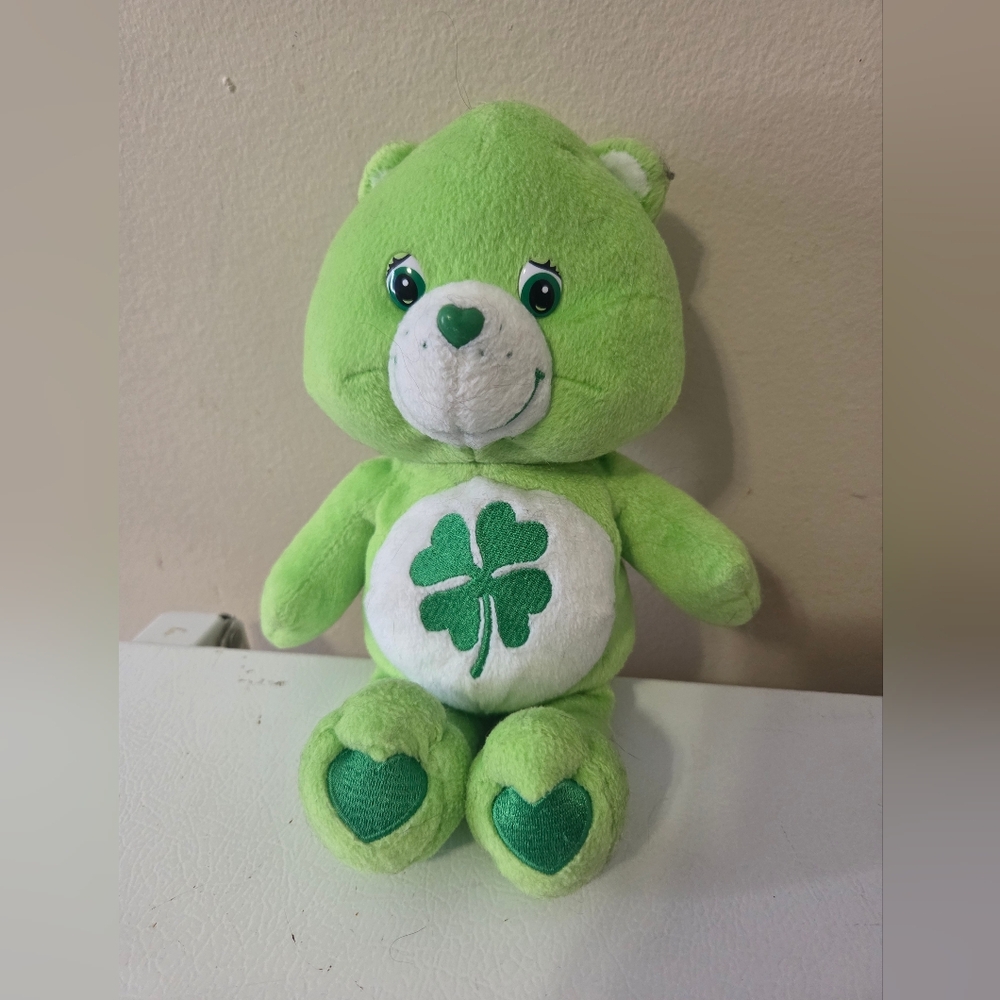 2002 Carlton Cards Care Bears Green Good Luck Bear Plush 8”